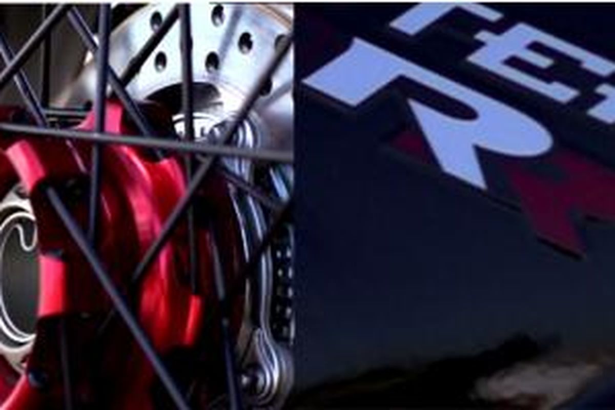 Penggalan-penggalan bodi Dragster RR dari teaser yang dirilis MV Agusta.