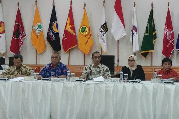 KPU saat sosialisasi mekanisme pencalonan presiden dan wapres kepada parpol peserta pemilu, di Gedung KPU, Jakarta, Jumat (27/7/2018).
