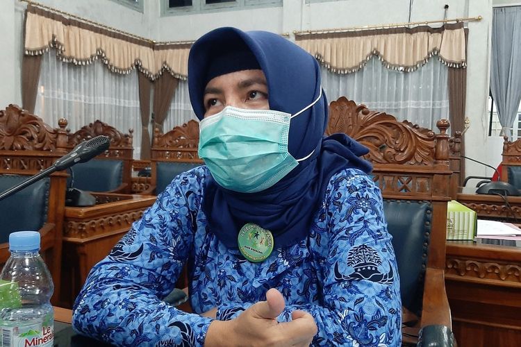 Direktur RSUD Wonosari Heru Sulistyowati di Gedung DPRD Gunungkidul Kamis (17/6/2021)