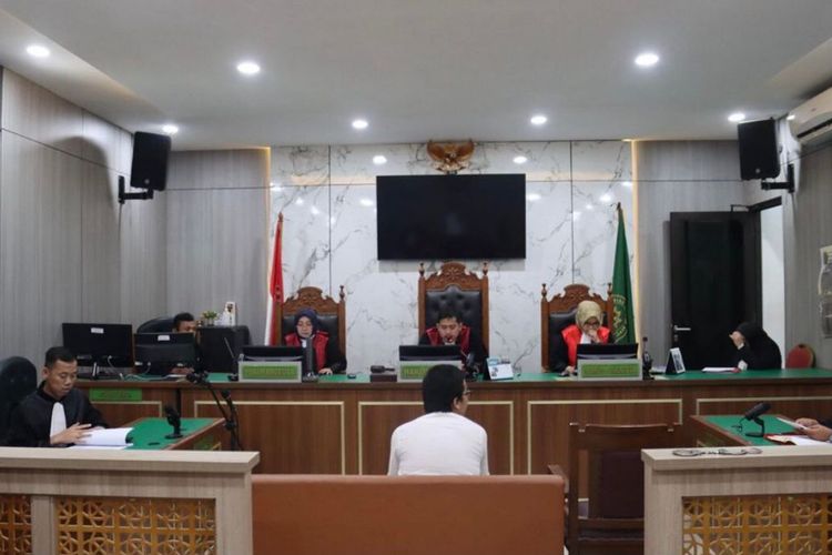 Sidang pledoi Altafasalya Ardnika Basya, terdakwa pembunuhan mahasiswa UI di Pengadilan Negeri Depok, Rabu (20/3/2024).