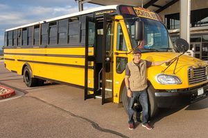 25 Tahun Jadi Engineer Adobe, Kena PHK dan Sulit Cari Kerja, Kini Jadi Sopir Bus