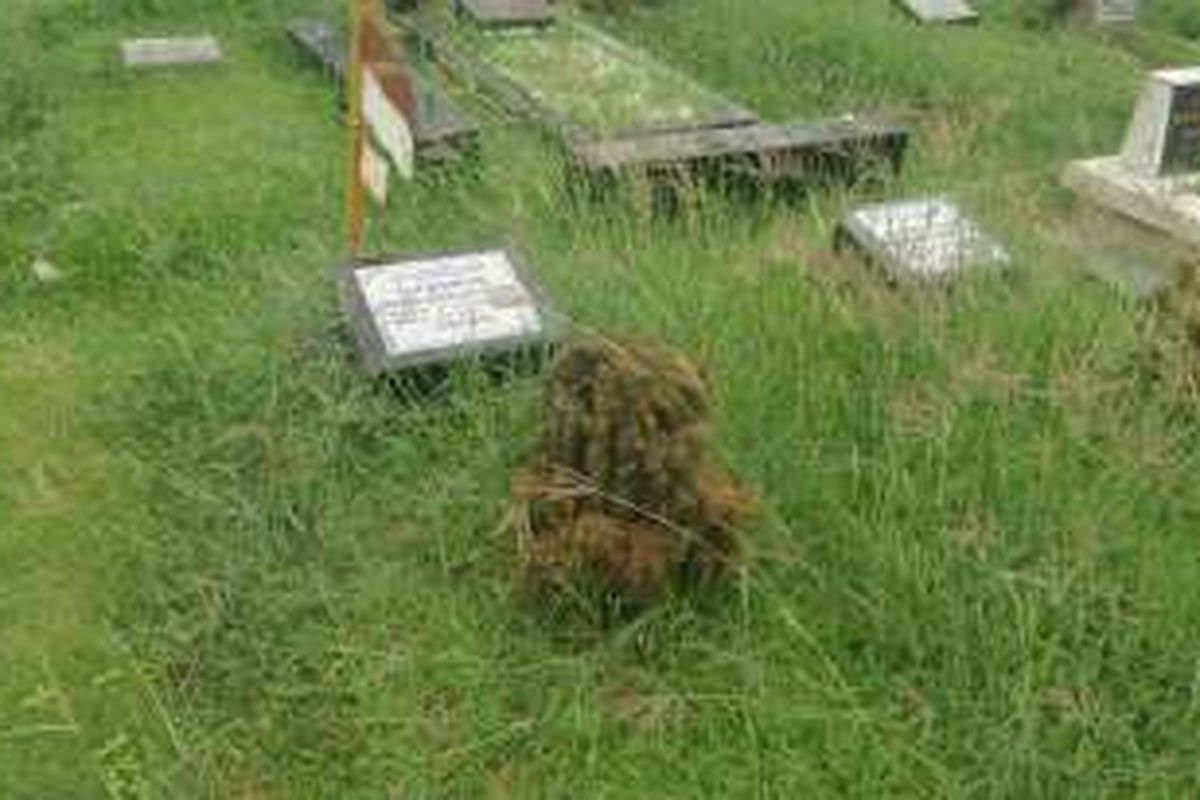 Sejumlah makam pahlawan nasional yang tak lagi terawat di TPU Karet Bivak, Jakarta Pusat