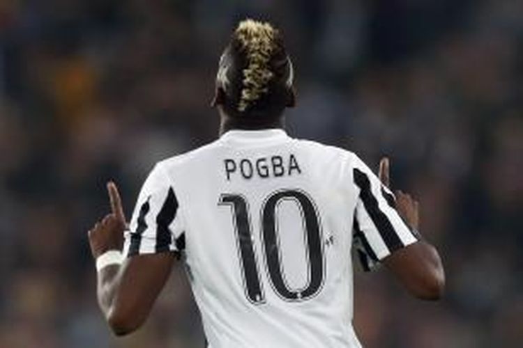 Kostum yang digunakan Paul Pogba saat Juventus mengalahkan Torino pada lanjutan Serie A di Juventus Stadium, Sabtu (31/10/2015). 