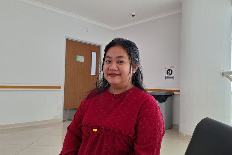 Amelia Gustiani (26) warga Kecamatan Soreang, Kabupaten Bandung, Jawa Barat, salah satu korban perdagangan orang yang dijadikan PSK di Bangka Belitung, Jumat (27/12/2024)