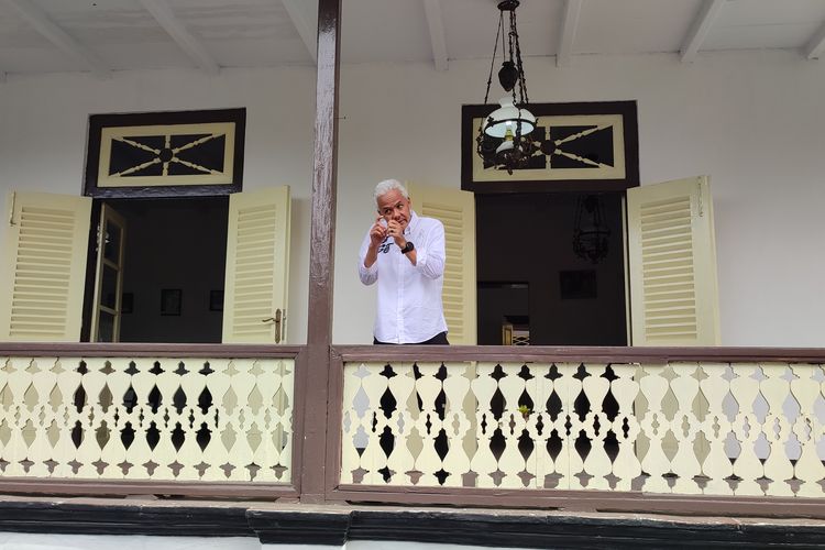 Calon presiden nomor urut 3, di Rumah Pengasingan Bung Hatta di Banda Neira, Maluku, Selasa (30/1/2024).