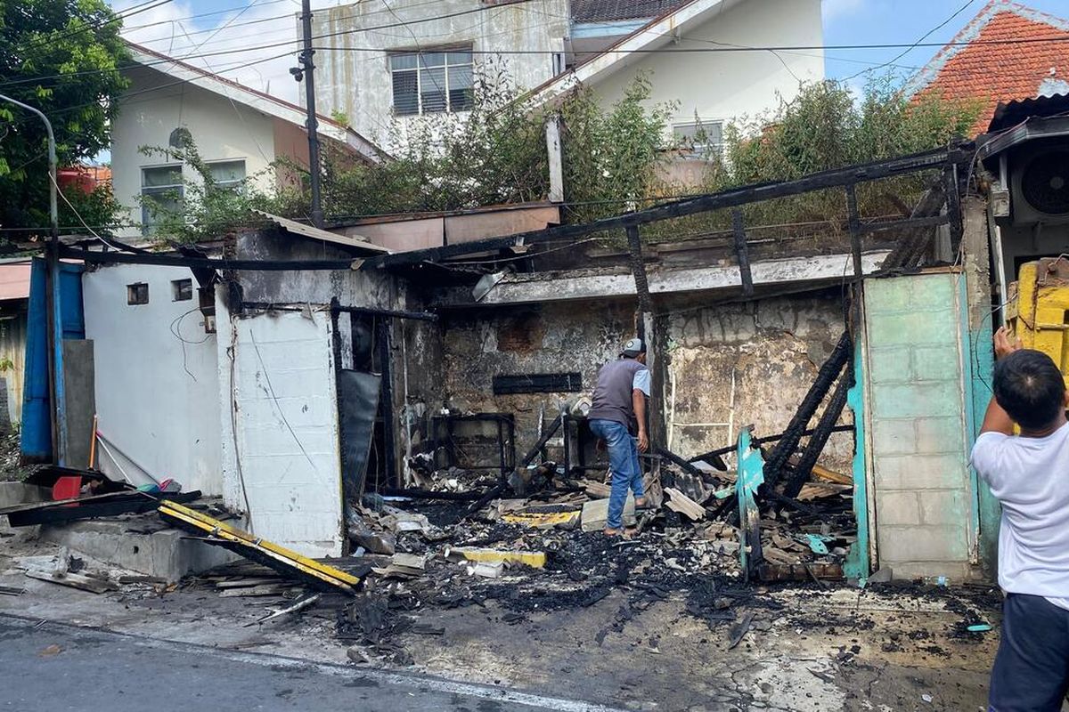 Sebuah Warung di Semarang Hangus Terbakar, Diduga Korsleting