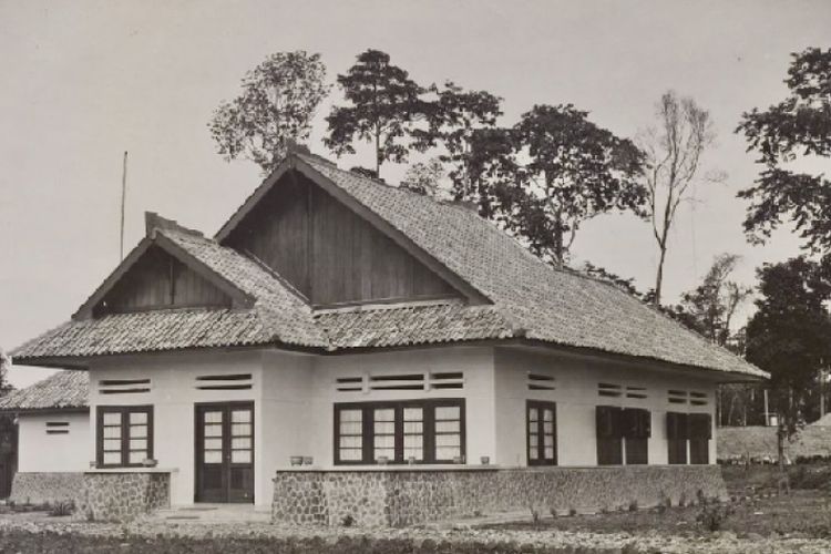 Rumah dokter (dokterswoning) di Kota Metro.