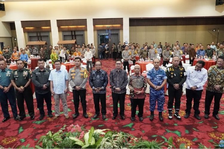 Rakor Kesiapan Pelaksanaan Pilkada Serentak Tahun 2024 se-Provinsi Lampung dihadiri oleh KPU, Bawaslu Provinsi Lampung, seluruh jajaran Forkopimda Provinsi Lampung, dan Pemerintah Kabupaten/Kota se-Provinsi Lampung. 