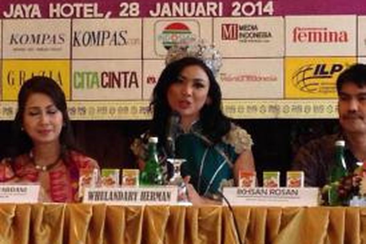 Whulandary Herman, Puteri Indonesia 2013, saat temu media hari Rabu (29/01/2014)