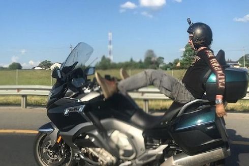 YouTuber Ini Tewas Kecelakaan Saat Naik Motor Pakai Kaki