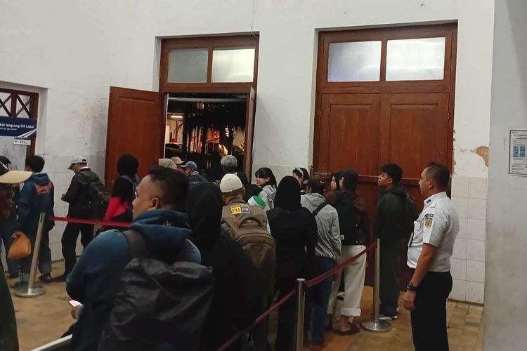 Jalur Rel Kembali Tergerus, Perjalanan KA Siliwangi Cianjur-Sukabumi Dibatalkan