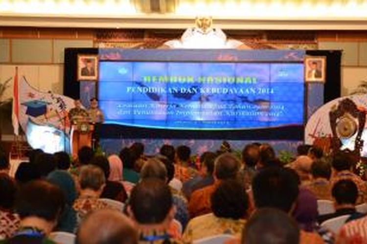 Wakil Presiden RI Boediono memberikan sambutannya pada pembukaan Rembuk Nasional (Rembuknas) Pendidikan dan Kebudayaan 2014 di Hotel Sahid, Jakarta, Kamis (6/3/2014). Wapres Boediono didampingi Mendikbud Mohammad Nuh resmi membuka kegiatan tahunan Kementerian Pendidikan dan Kebudayaan ini. 