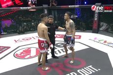 Pertarungan Randy Pangalila vs Adhi Pawitra, Adu Kekuatan hingga Jatuh Tersungkur