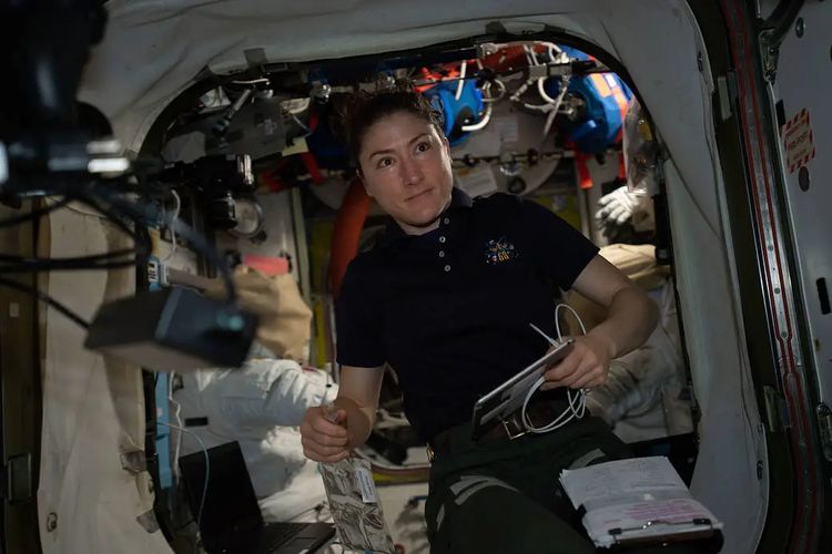 Profil Christina Koch: Perempuan Pertama yang Menjelajahi Bulan