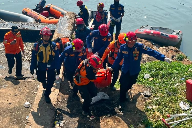 Pemuda yang Tenggelam di Kali Banjir Kanal Jakbar Ditemukan Tewas