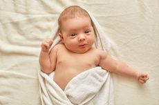Warganet Sebut Pemakaian Kain Gurita Bayi Bisa Cegah Hernia, Benarkah?
