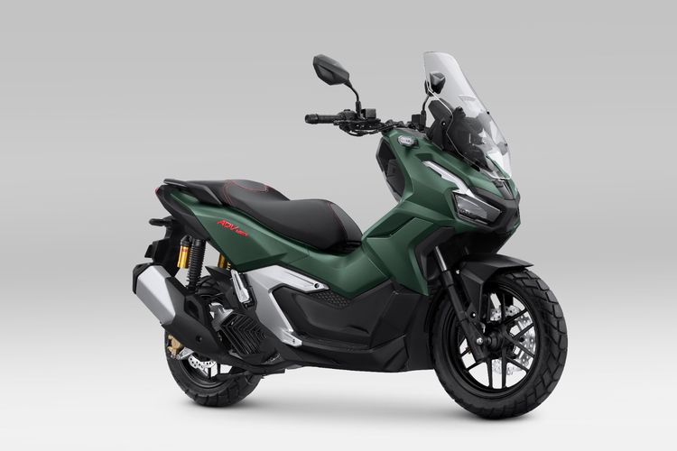Honda New ADV160 dengan fitur RoadSync dan power outlet USB Type C