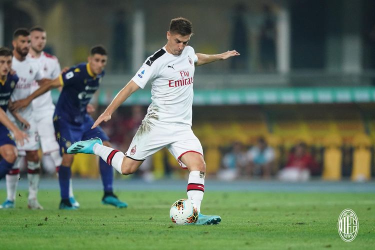 Krzysztof Piatek menjadi pembeda hasil akhir laga Verona vs AC Milan di Marc Antonio Bentegodi, 15 Seotember 2019. 