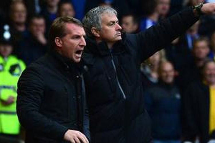 Aksi Brendan Rodgers dan Jose Mourinho saat Liverpool bertemu Chelsea, November 2014. 