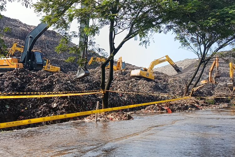 Terungkap Penyebab Truk Sampah Antre Berjam-jam di TPST Bantargebang