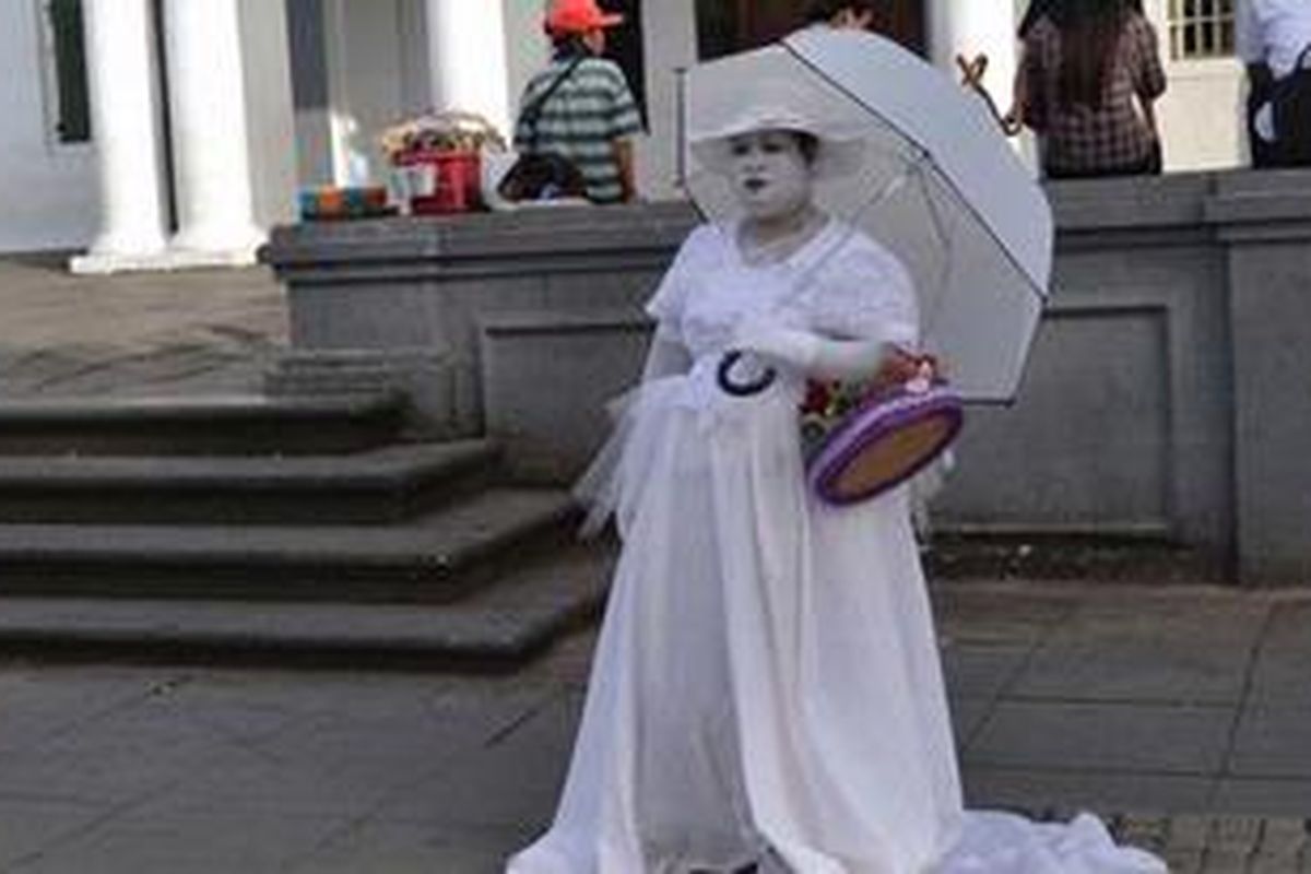 Noni Belanda di Kota Tua Jakarta