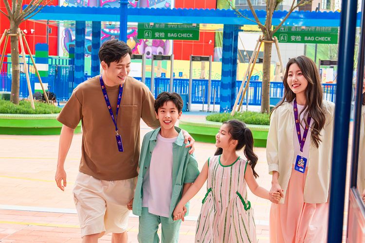 Legoland Shanghai Resort pertama kali dibuka pada awal Juli 2025 dan dinobatkan sebagai Legoland terbesar di dunia. Seperti apa daya tariknya?