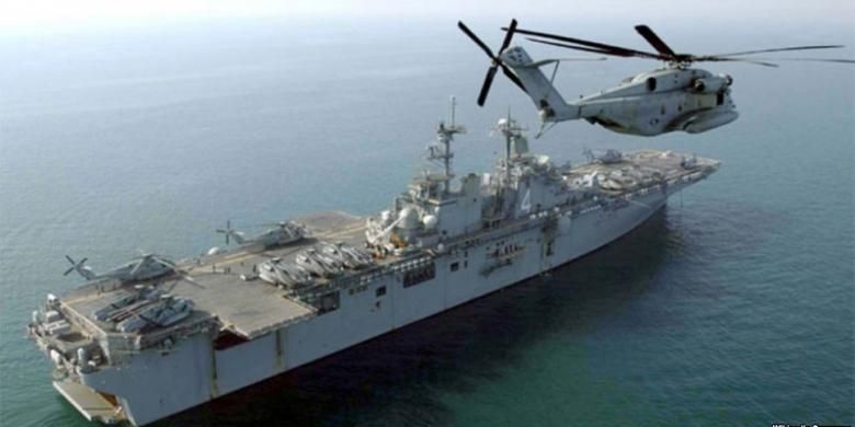 Kapal penyerang amfibi 'USS Boxer' mulai melakukan serangan dari lokasi di Teluk Persia,  Kamis (16/6/2016).