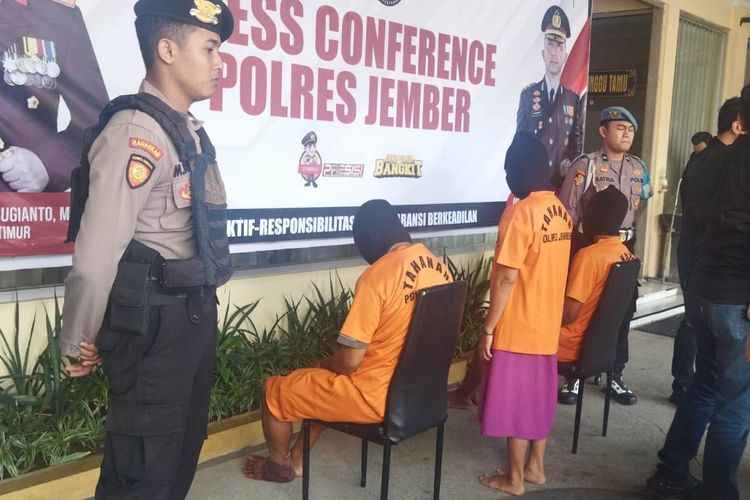 Pelaku pembunuhan perempuan di Jember, Jawa Timur, ditangkap Sat Reskrim Polres Jember, Rabu (13/12/2023)