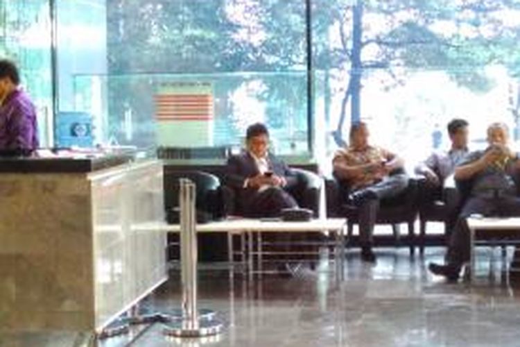 Sekretaris Jenderal PDI Perjuangan Hasto Kristianto diperiksa penyidik KPK sebagai saksi dalam kasus dugaan suap terkait ijin tambang di Kabupaten Tanah Laut, Sulawesi Selatan, Rabu (15/7/2015).