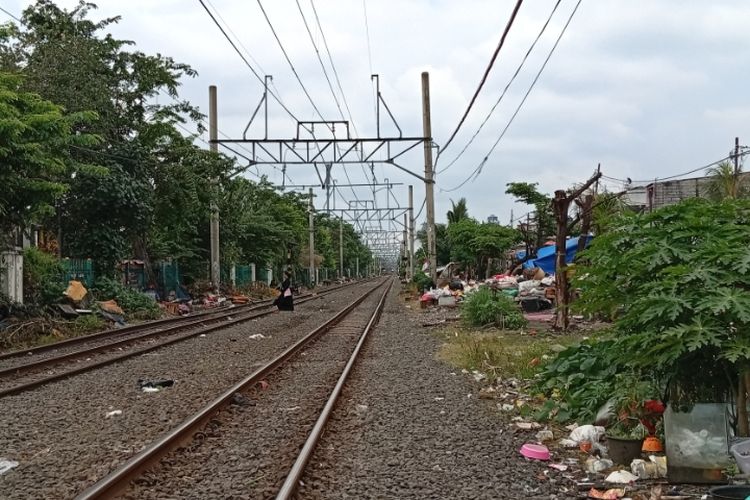 Rumah Tapak untuk Warga Bantaran Rel Senen Pakai Lahan BUMN