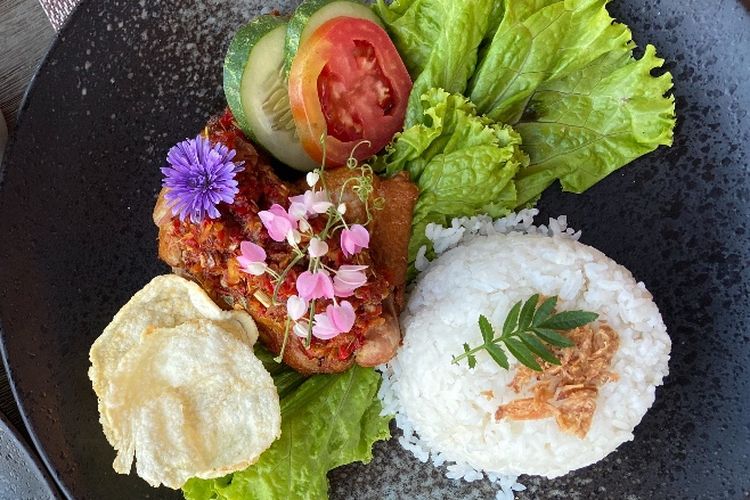 Ayam Geprek Sambal Roa dari Mercure Jakarta Gatot Subroto