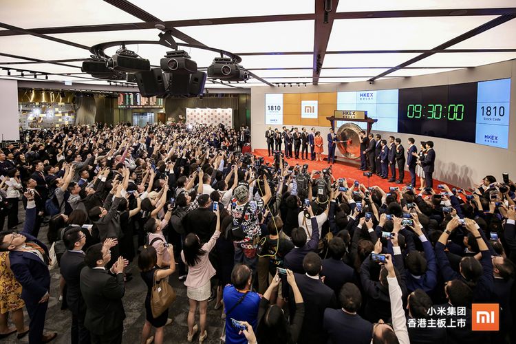 Suasana IPO Xiaomi di Bursa Saham Hong Kong, Senin (9/7/2018).