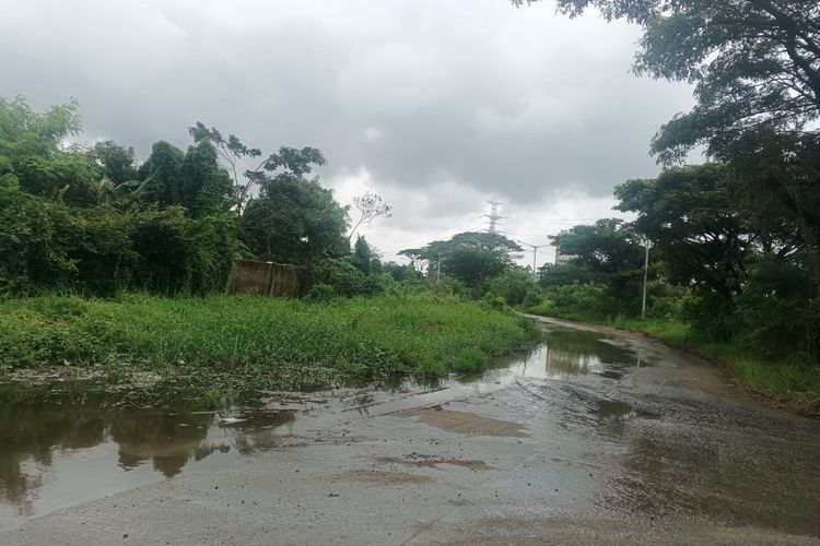 Jalur menuju RDF dari tepi BKT, Jakarta Timur, Senin (2/2/2026).