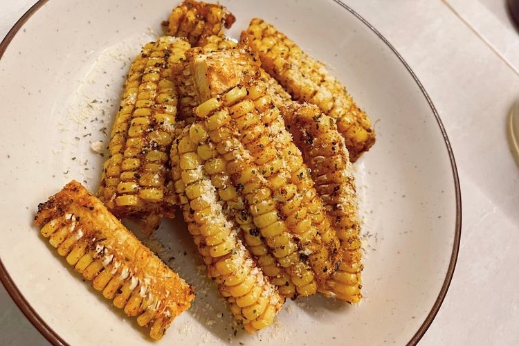 Ilustrasi jagung bakar seset atau ribs corn. 