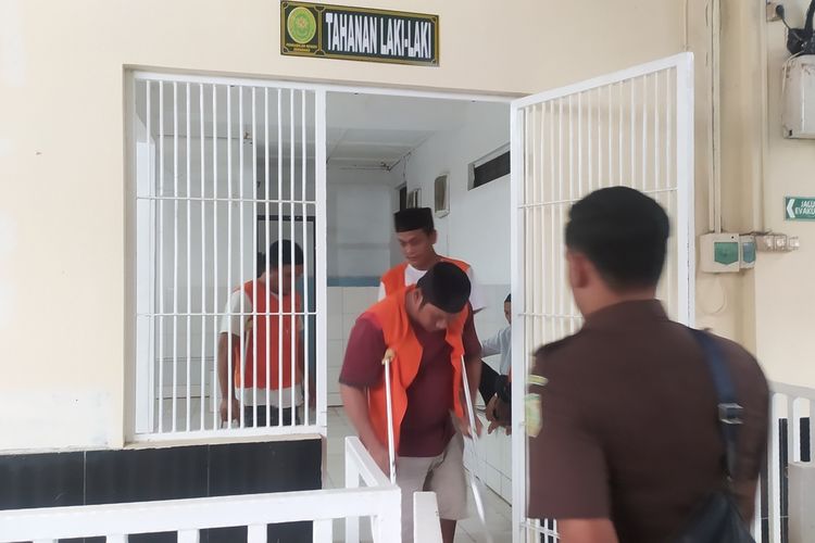Para terdakwa pembunuhan istri Kopda Muslimin tiba di Pengadilan Negeri Semarang. Kamis (9/2/2023).
