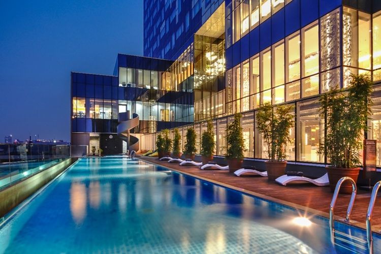 Pemandangan dari Harris Vertu dan Yello Hotel Harmoni