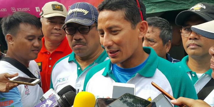 Wakil Gubernur DKI Jakarta, Sandiaga S Uno saat menyambangi warga Condet, Minggu (10/3/2018).