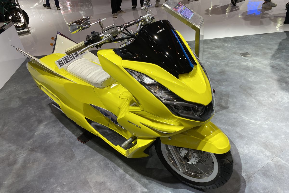 Honda PCX 160 bergaya chopper