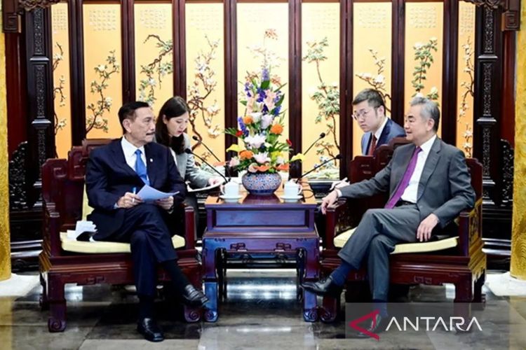 Luhut Temui Menlu China, Sebut Ingin Tiru Cara Pembangunan Beijing