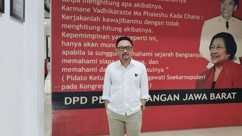 Temani Orangtua Nyoblos, Ronal Surapradja: Jangan Lupa, yang Dicoblos Anaknya