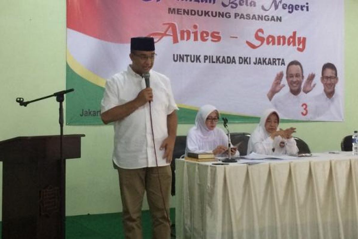 Cagub DKI Jakarta, Anies Baswedan saat deklarasi Ustadzah Bela Negri kepada Anies Baswedan-Sandiaga Uno, Senen, Jakarta Pusat, Kamis (9/3/2017).