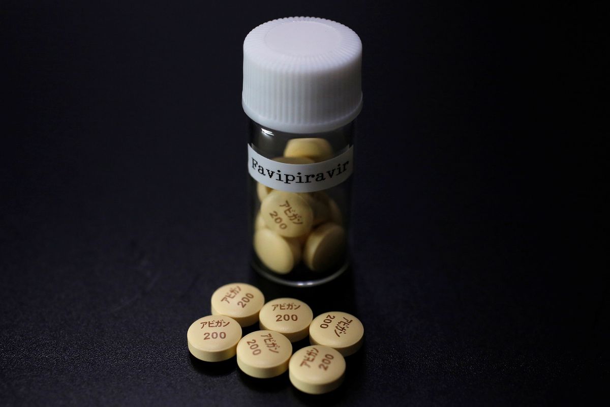 Butiran tablet Avigan (nama generik: Favipiravir), obat yang sedang diuji coba untuk mengobati penyakit Covid-19. Obat ini diproduksi oleh Toyama Chemical Co., anak perusahaan Fujifilm Holdings Company.