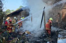 Ditinggal Jaga Anak di Rumah Sakit, Rumah Warga Salatiga Ludes Terbakar