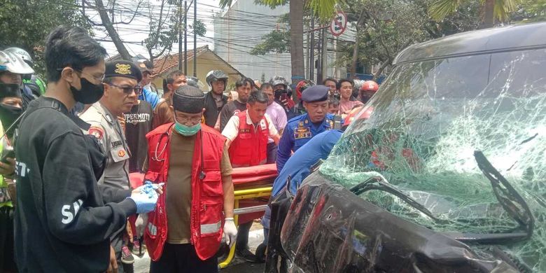 Berita Harian Tabrakan Beruntun Di Bandung Terbaru Hari Ini - Kompas.com