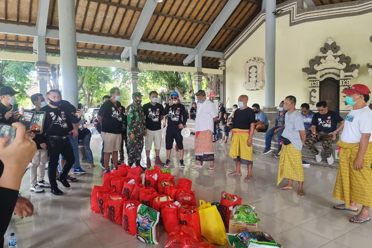 Pajero Indonesia ONE (PI.ONE) dari beberapa chapter yang ada di wilayah Jabodetabek dan Banten yang mendapat undangan dari IMI DKI Jakarta untuk melaksanakan kegiatan Touring We Love Bali 2020.