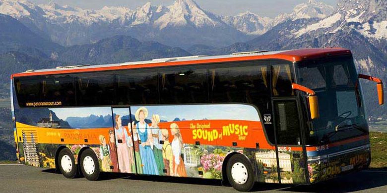 Bus tour Sound of Music di Salzburg Austria. Salzburg memang terkenal sebagai salah satu tujuan wisata populer di Austria.