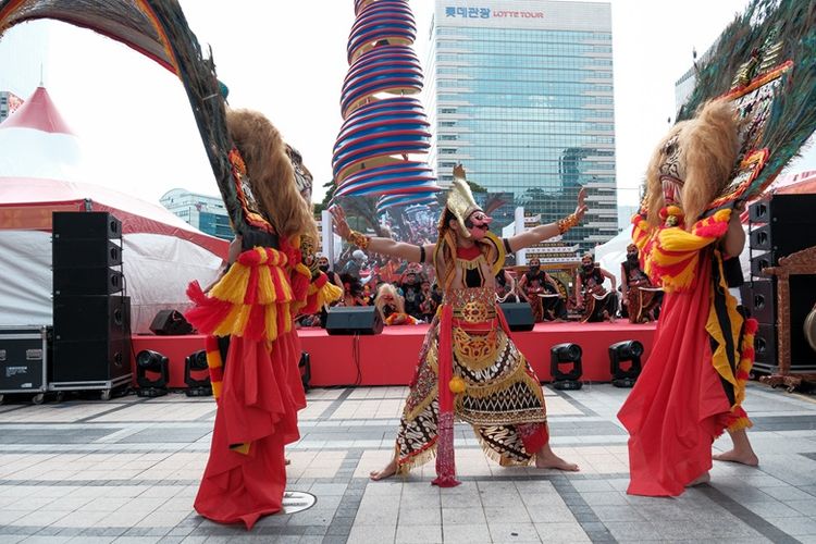 PT Bank Rakyat Indonesia (Persero) Tbk atau BRI mendukung pelaksanaan Festival Indonesia 2024, acara tahunan yang bertujuan memperkenalkan keanekaragaman budaya Tanah Air di Korea Selatan (Korsel).