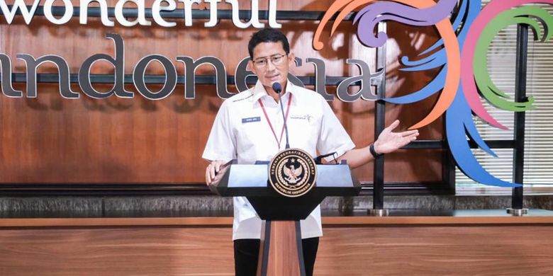 Menteri Pariwisata dan Ekonomi Kreatif RI, Sandiaga Uno, dalam Weekly Press Briefing di Gedung Sapta Pesona Kementerian Pariwisata, Jakarta Pusat, Senin (03/01/2022)..