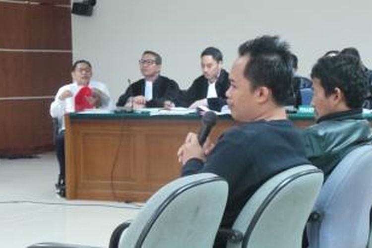 Mantan sopir Muhammad Nazaruddin, Aan Ikhyaudin, saat bersaksi di Pengadilan Tipikor, Jakarta.