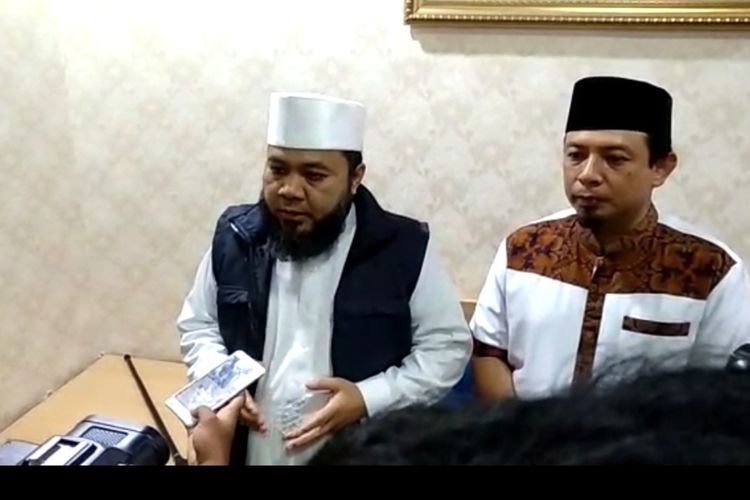 Wali Kota Bengkulu, Helmi Hasan dan Wakil Wali Kota, Dedi Wahyudi memberikan keterangan pers terkait antisipasi covid-19 di daerah itu
